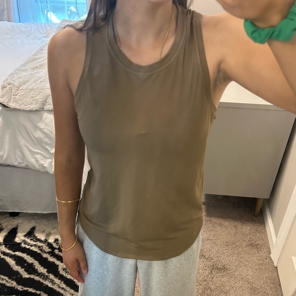 Lululemon High Neck Run and Train Tank size 4 - Picture 6 of 6